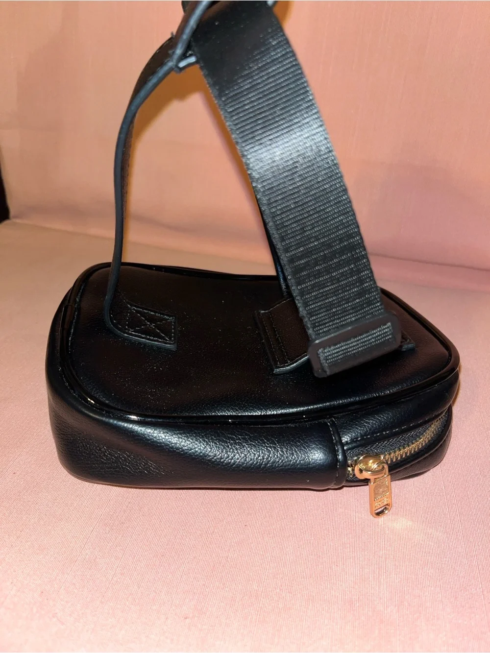 Peak collection Black Men's Crossbody /Camera Bag - Classic Minimal Design
